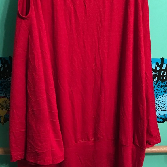 NWOT Red Top bare shoulders size Large - Picture 2 of 2